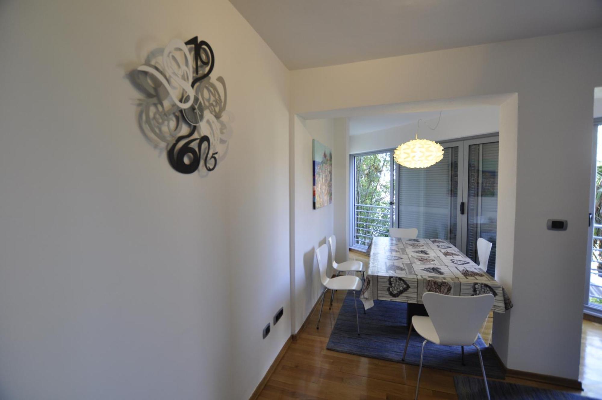 Alessia Apartments-top Location And Garage Parking Apartment *