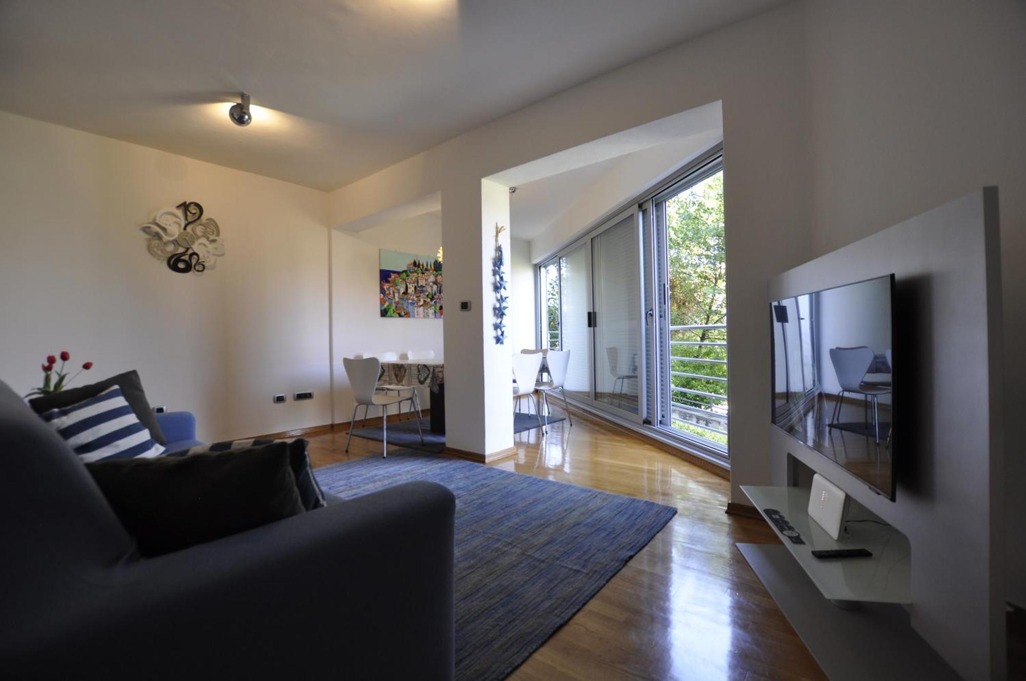 Alessia Apartments-top Location And Garage Parking Apartment