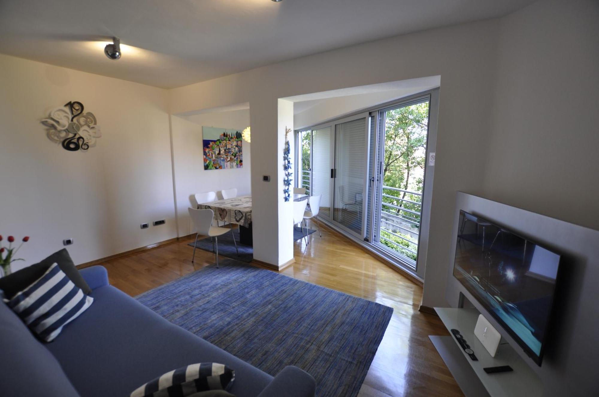 Alessia Apartments-top Location And Garage Parking Apartment *