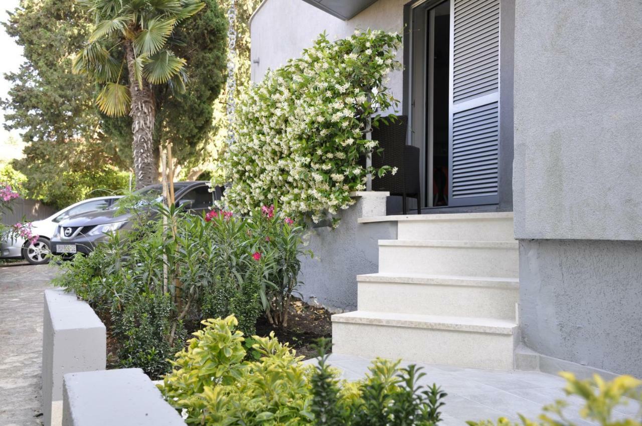 Alessia Apartments-top Location And Garage Parking Apartment *
